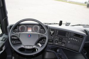 Cockpit eines Scania LKW
